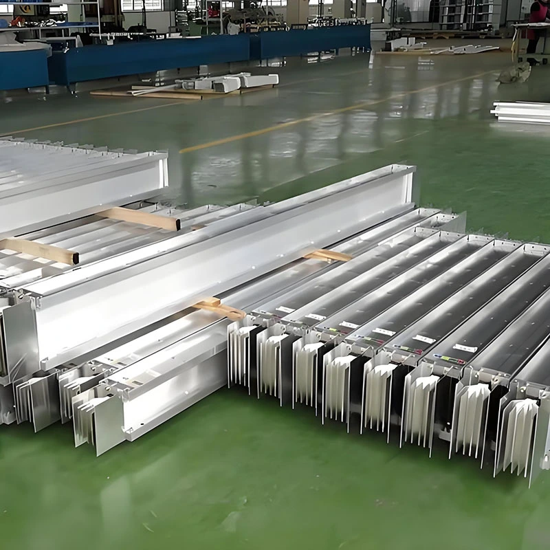 Curent mediu autobuz închis